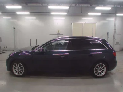 Audi A4  с аукциона в Японии