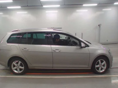 Volkswagen GOLF VARIANT