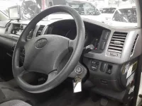 Toyota HIACE VAN лот № 30493 оценка 3.5  с аукциона в Японии 6