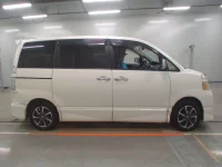 Toyota VOXY лот № 30547 оценка R  с аукциона в Японии 2