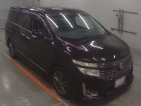 Nissan ELGRAND лот № 30543 оценка 4  с аукциона в Японии 4