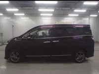 Nissan ELGRAND лот № 30543 оценка 4  с аукциона в Японии 3