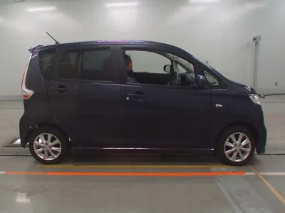 Mitsubishi EK CUSTOM