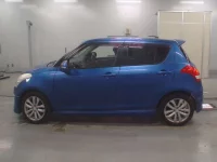 Suzuki SWIFT лот № 30509 оценка 4  с аукциона в Японии 3