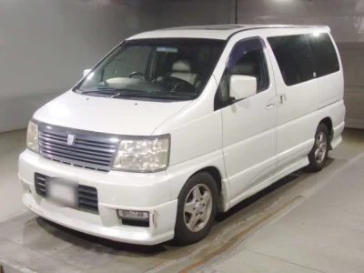 Nissan ELGRAND  с аукциона в Японии