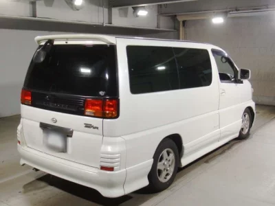 Nissan ELGRAND  с аукциона в Японии