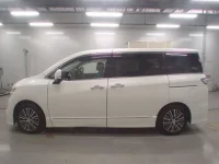 Nissan ELGRAND лот № 30612 оценка 4  с аукциона в Японии 3