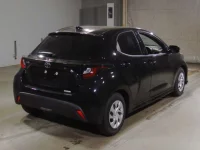 Toyota YARIS лот № 2220 оценка 5  с аукциона в Японии 1