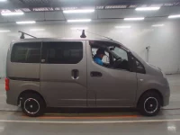 Nissan NV200 лот № 30613 оценка 3  с аукциона в Японии 2