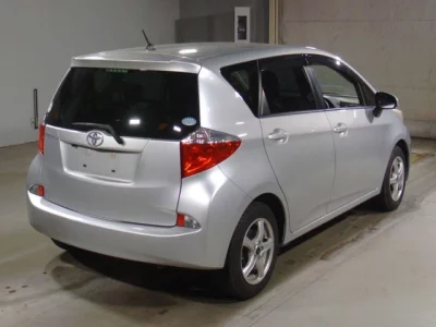 Toyota RACTIS  с аукциона в Японии