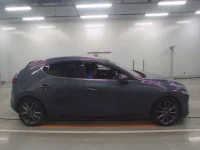 Mazda MAZDA3 лот № 30552 оценка R  с аукциона в Японии 2