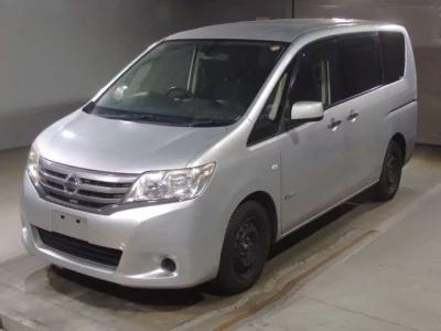 Nissan SERENA  с аукциона в Японии