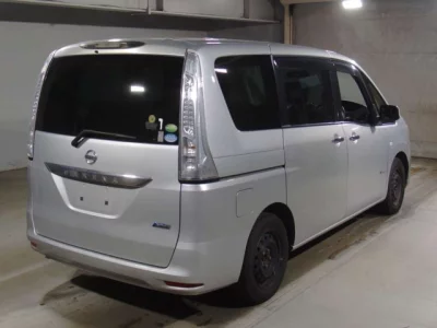 Nissan SERENA  с аукциона в Японии