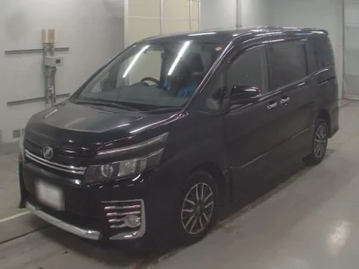 Toyota VOXY  с аукциона в Японии