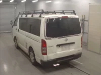 Toyota HIACE VAN лот № 30592 оценка 3  с аукциона в Японии 5