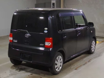 Toyota PIXIS SPACE  с аукциона в Японии