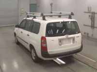 Toyota SUCCEED лот № 30584 оценка R  с аукциона в Японии 5