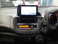 Honda FIT лот № 30599 оценка 3  с аукциона в Японии 8