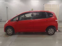 Honda FIT лот № 30599 оценка 3  с аукциона в Японии 3
