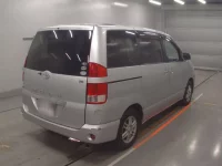 Toyota NOAH лот № 30593 оценка R  с аукциона в Японии 1