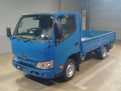 Toyota DYNA  с аукциона в Японии