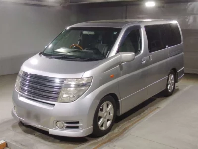 Nissan ELGRAND  с аукциона в Японии