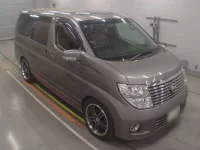 Nissan ELGRAND лот № 30633 оценка RA  с аукциона в Японии 4