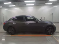 Nissan FUGA лот № 30717 оценка 4  с аукциона в Японии 2