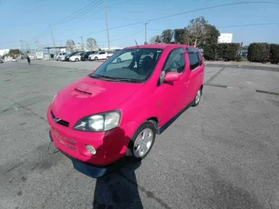 Daihatsu YRV