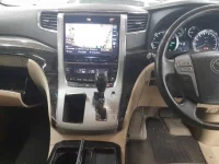 Toyota VELLFIRE лот № 30671 оценка RA  с аукциона в Японии 8