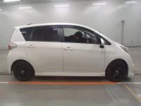 Toyota RACTIS лот № 30659 оценка 3.5  с аукциона в Японии 2