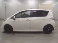 Toyota RACTIS лот № 30659 оценка 3.5  с аукциона в Японии 3