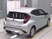 Toyota AQUA лот № 30073 оценка 4.5  с аукциона в Японии 1