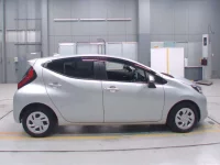 Toyota AQUA лот № 30073 оценка 4.5  с аукциона в Японии 2