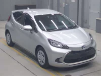 Toyota AQUA лот № 30073 оценка 4.5  с аукциона в Японии 4