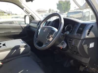 Toyota HIACE VAN лот № 30093 оценка 3.5  с аукциона в Японии 6