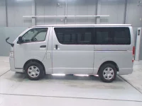Toyota HIACE VAN лот № 30093 оценка 3.5  с аукциона в Японии 3
