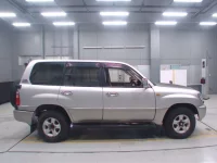 Toyota LAND CRUISER лот № 4082 оценка 3.5  с аукциона в Японии 2