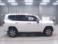 Toyota LAND CRUISER лот № 30065 оценка 5  с аукциона в Японии 2