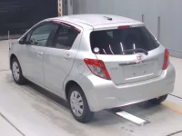 Toyota VITZ лот № 30023 оценка 3  с аукциона в Японии 5
