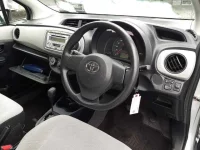 Toyota VITZ лот № 30023 оценка 3  с аукциона в Японии 6