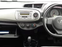 Toyota VITZ лот № 30023 оценка 3  с аукциона в Японии 8