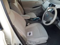 Nissan LEAF лот № 70013 оценка 4  с аукциона в Японии 7