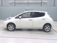 Nissan LEAF лот № 70013 оценка 4  с аукциона в Японии 3
