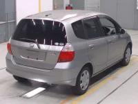 Honda FIT лот № 30029 оценка 4  с аукциона в Японии 1