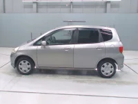 Honda FIT лот № 30029 оценка 4  с аукциона в Японии 3