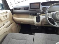 Honda N BOX лот № 30050 оценка 4  с аукциона в Японии 8