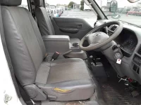 Mazda BONGO VAN лот № 30024 оценка 3.5  с аукциона в Японии 7