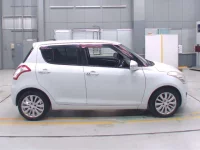 Suzuki SWIFT лот № 30012 оценка R  с аукциона в Японии 2