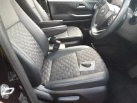 Toyota VOXY лот № 30230 оценка R  с аукциона в Японии 7